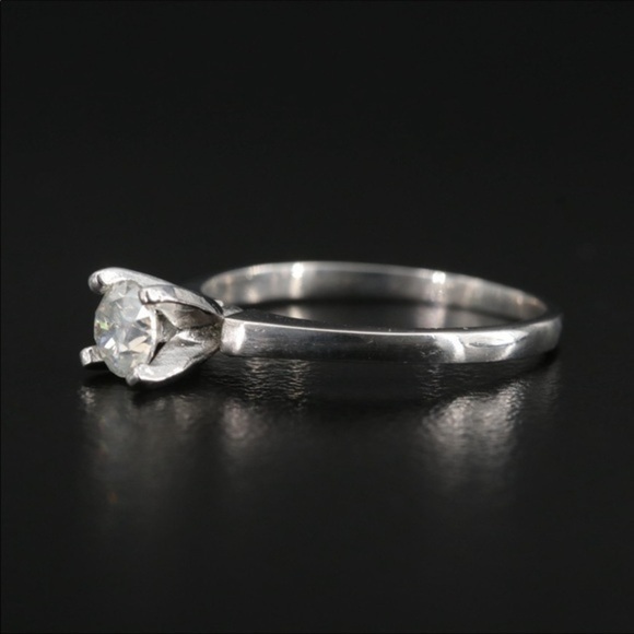 - Platinum Diamond solitaire ring - Picture 3 of 8